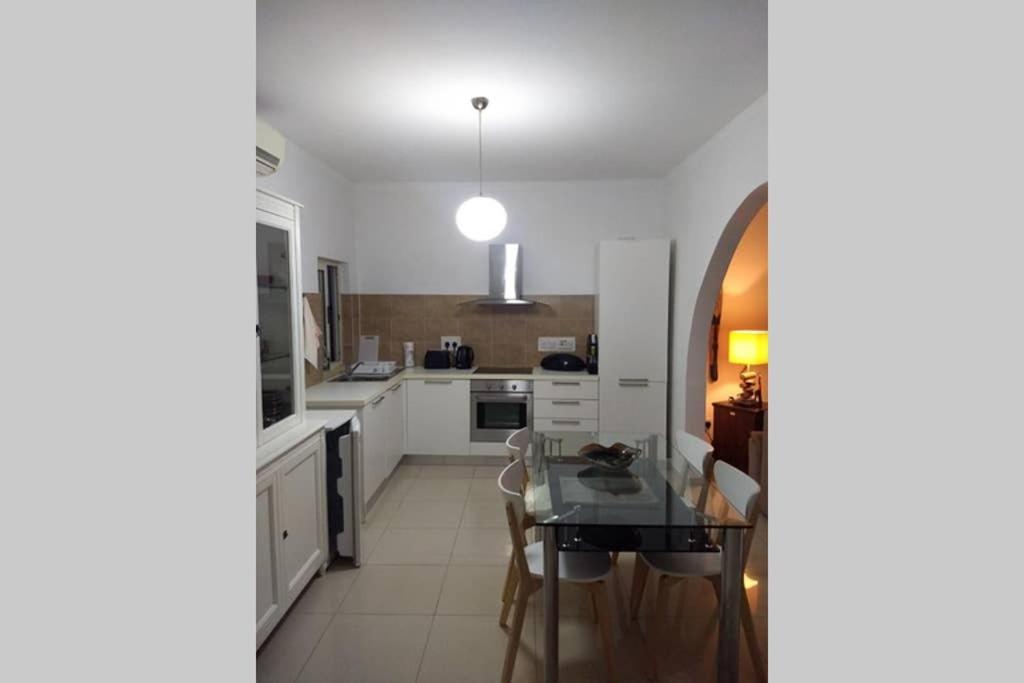 Confortable And Quiet Apartment In St. Julian St. Julian's Exterior foto